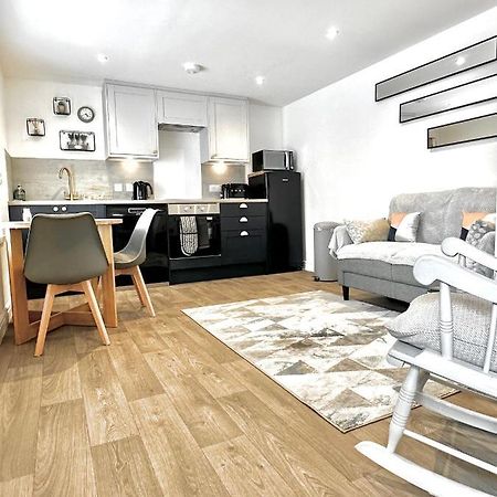Central, Stylish - 2 Bed Property, The Stable @ Warrenfield, Free Wifi & Parking オークニー諸島 エクステリア 写真