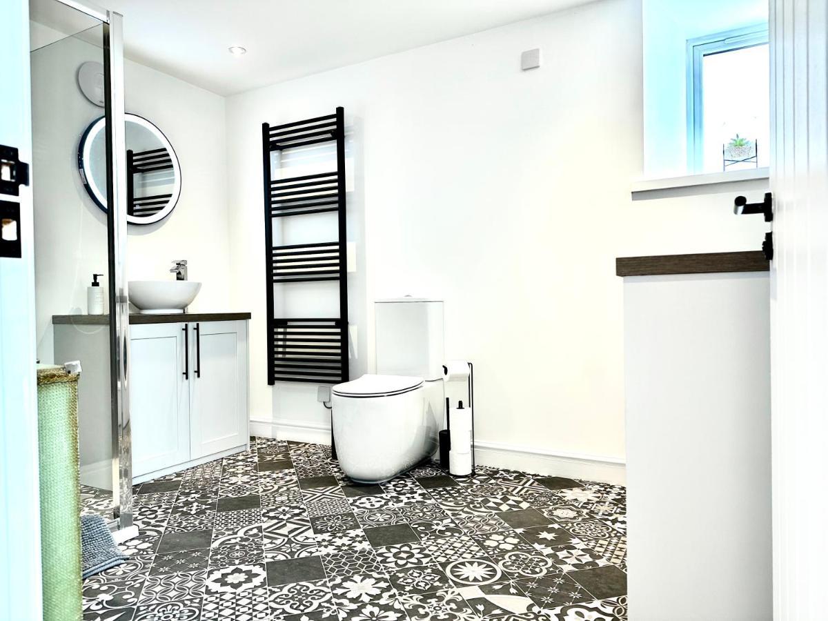 Central, Stylish - 2 Bed Property, The Stable @ Warrenfield, Free Wifi & Parking オークニー諸島 エクステリア 写真
