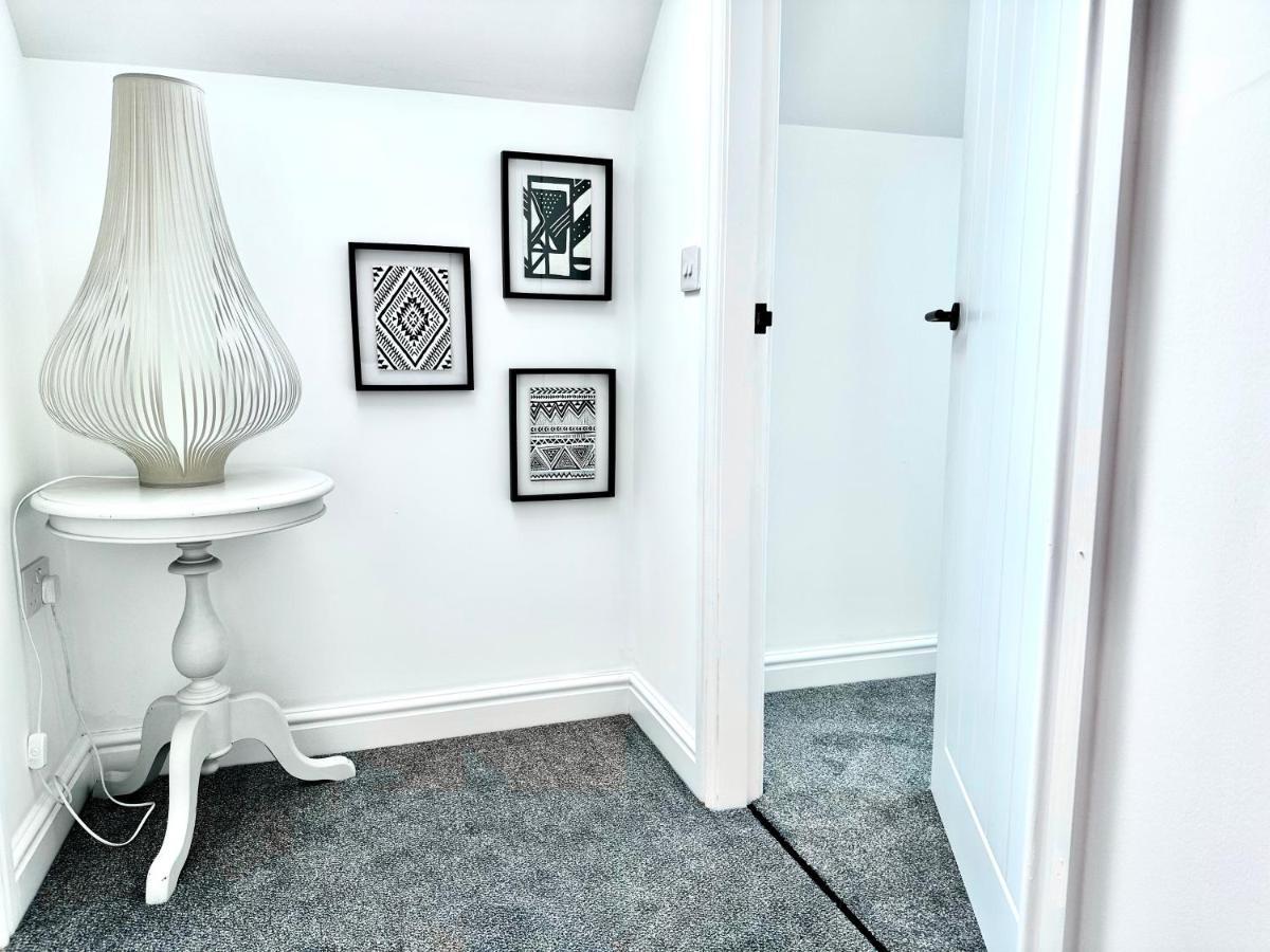 Central, Stylish - 2 Bed Property, The Stable @ Warrenfield, Free Wifi & Parking オークニー諸島 エクステリア 写真